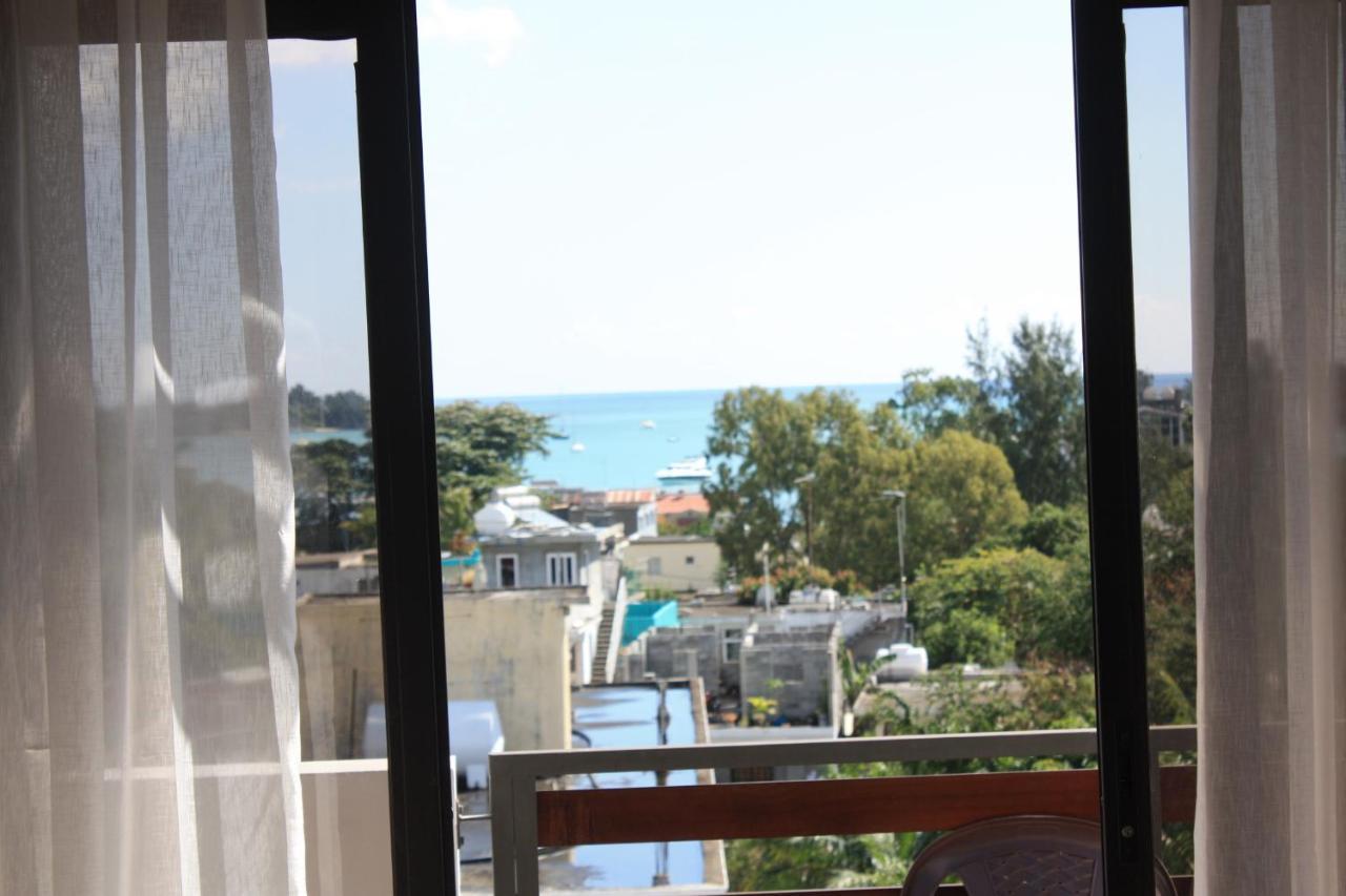 Roi Holiday Stay กรองด์เบย์ ภายนอก รูปภาพ