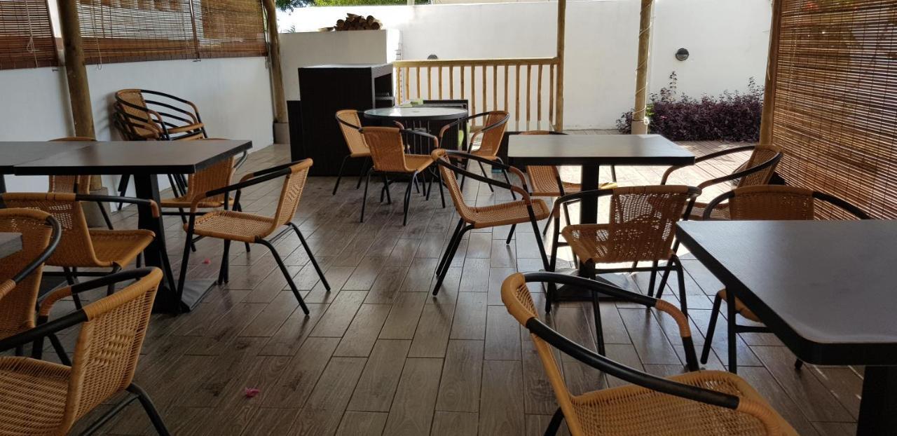 Roi Holiday Stay กรองด์เบย์ ภายนอก รูปภาพ